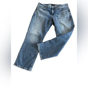 SILVER JEANS CO Elyse Capri Frayed Denim Embroidered Jeans Size 31 34x24